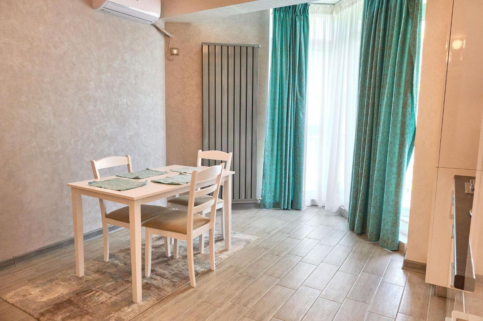Moonstar Apartment - Spa N Pools Beach Resort 마마이아 외부 사진
